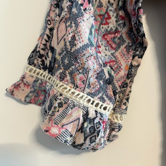 Cute pink crop top 🩷✨ - Picture 2 of 2